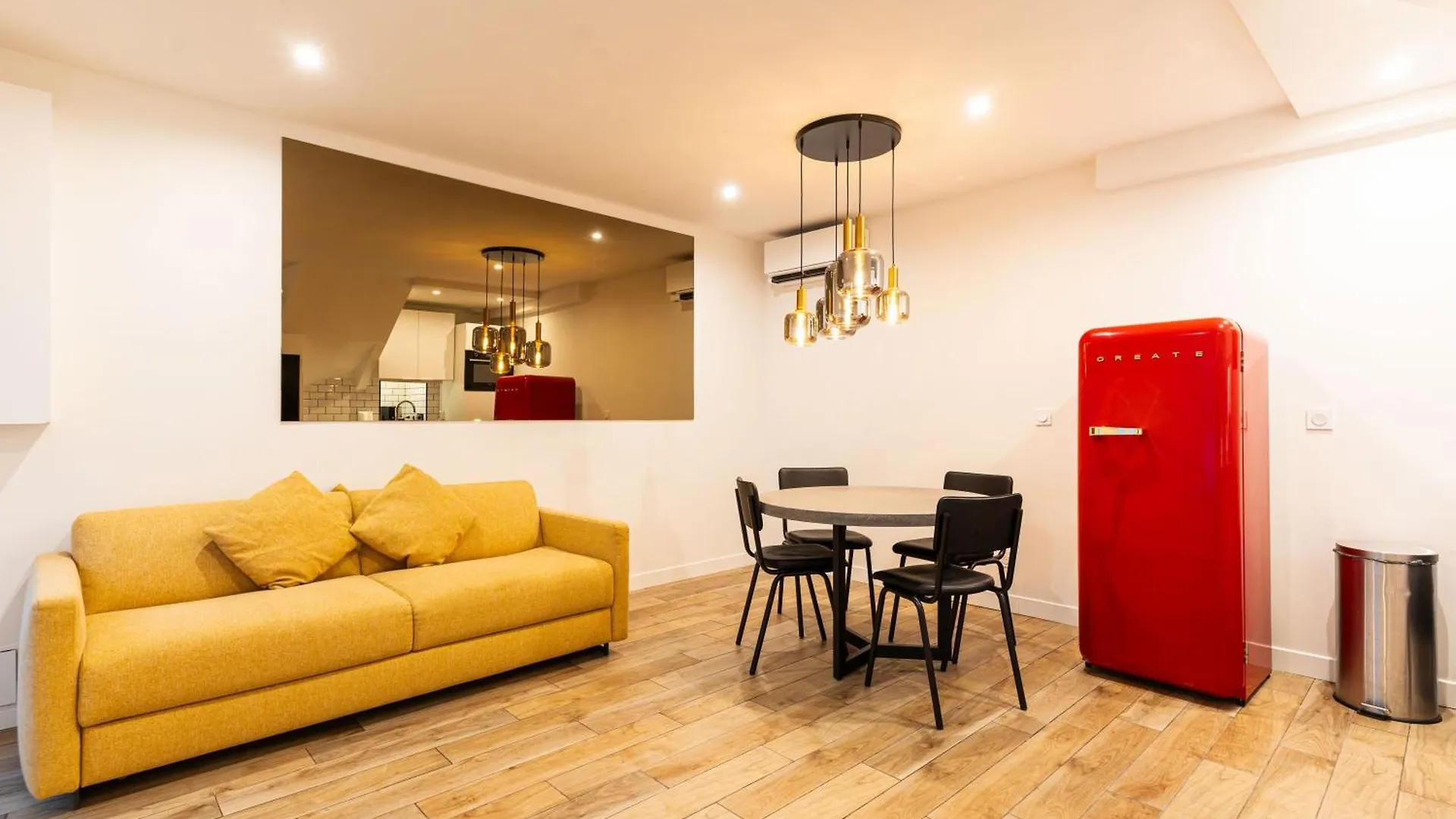 Town House Nation, Bastille, Ac By Lcc Agency Holiday home
